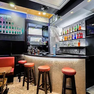 بيت شباب Alessandro Palace & Bar, روما